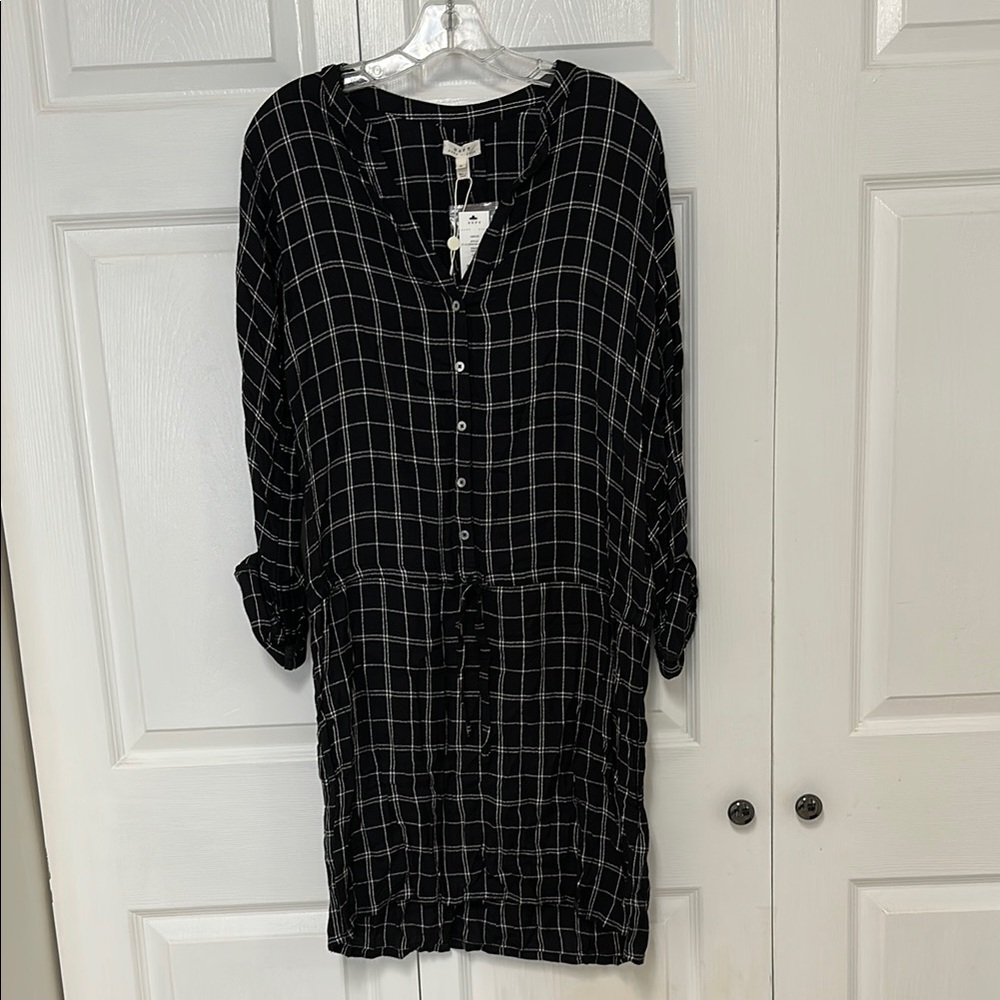 Soft Joie Black and White Long Sleeve V-Neck Dress
